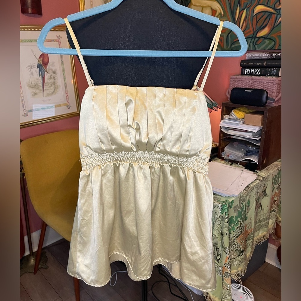 Gorgeous 2010s United Colors of Benetton Gold babydoll Cami Blouse. Size Large